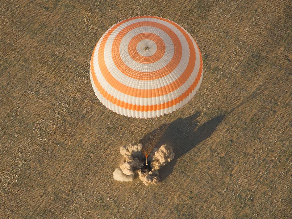 Фото: возвращение астронавтов на Землю