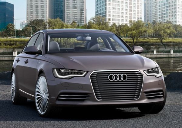 Audi A6 L e Tron на низком старте