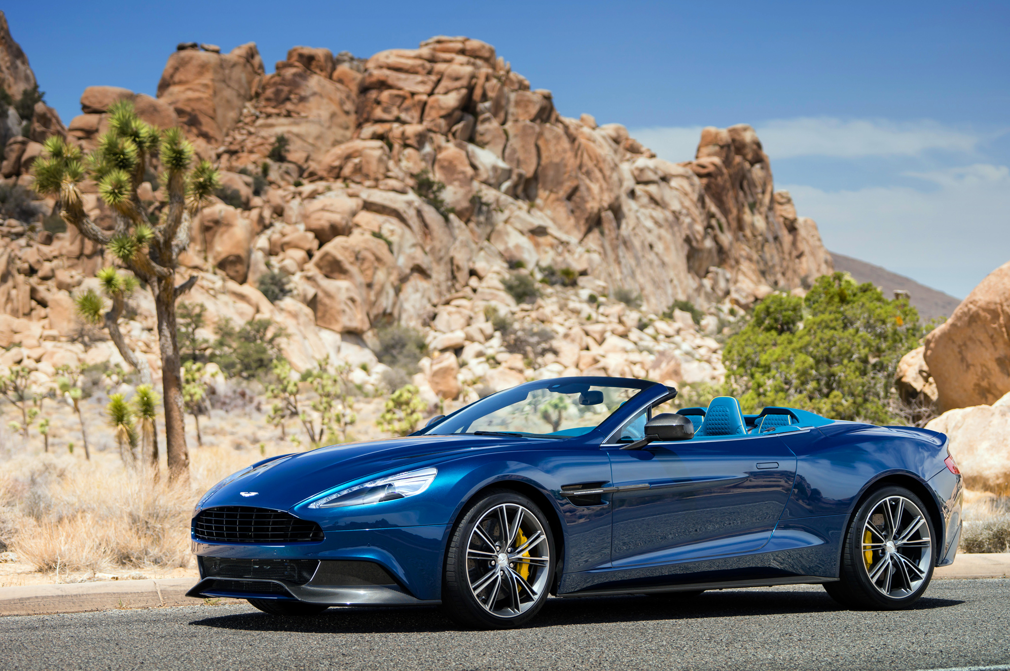 Vanquish Volante: "лучший Aston Martin" лишился крыши