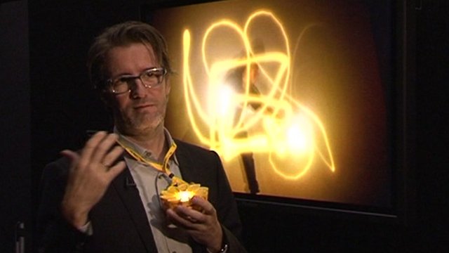 Уникальное санлайт-граффити от дизайнера Olafur Eliasson 